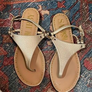 SAM & LIBBY Gold Triangle Thong Sandal Gold Hardware Size 9